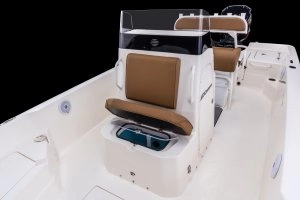 front console open baitwell and cushioned seating
